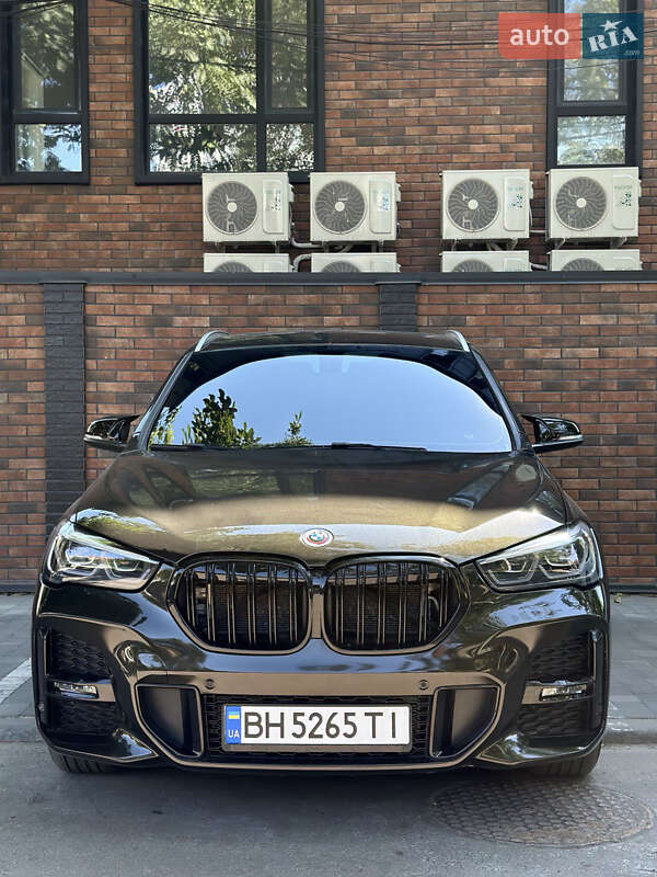 Внедорожник / Кроссовер BMW X1 2017 в Одессе
