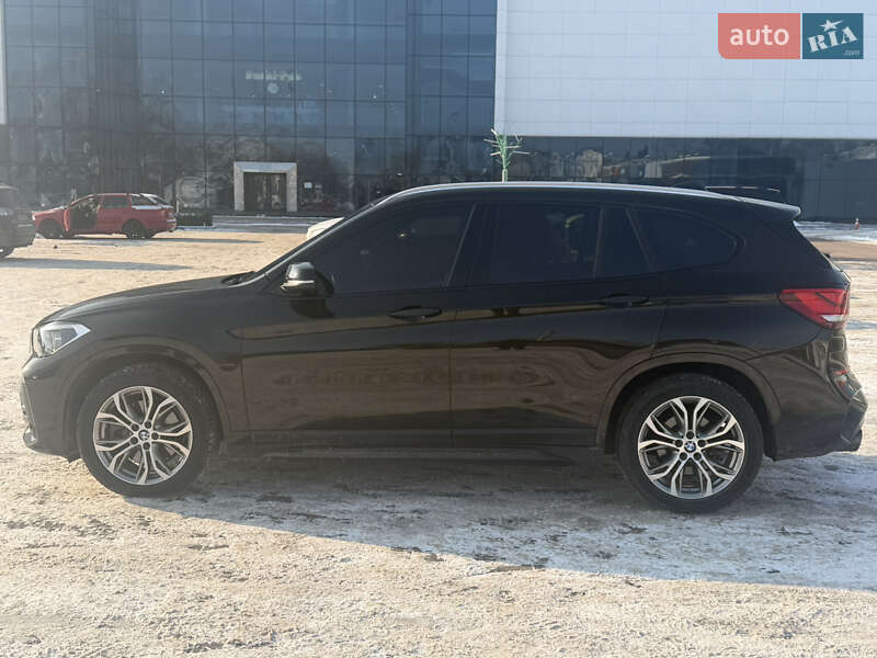 Внедорожник / Кроссовер BMW X1 2017 в Одессе