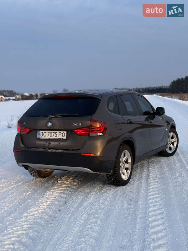 Внедорожник / Кроссовер BMW X1 2011 в Львове