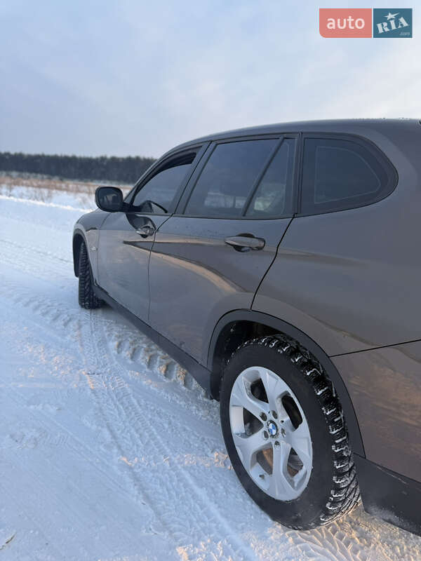 Внедорожник / Кроссовер BMW X1 2011 в Львове