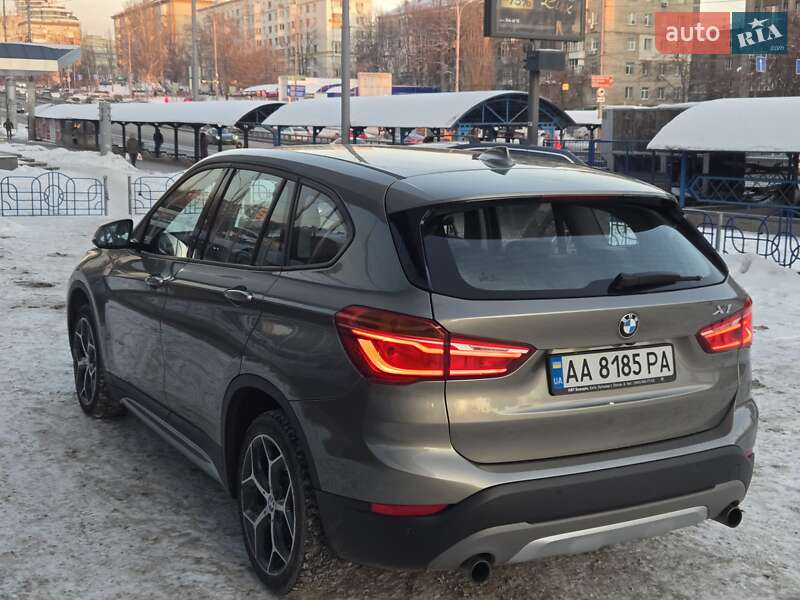 Внедорожник / Кроссовер BMW X1 2016 в Киеве