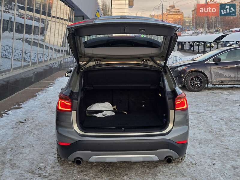 Внедорожник / Кроссовер BMW X1 2016 в Киеве
