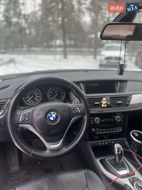 Внедорожник / Кроссовер BMW X1 2013 в Буче