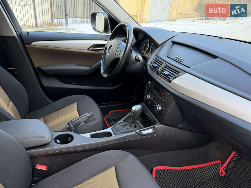 Внедорожник / Кроссовер BMW X1 2010 в Одессе