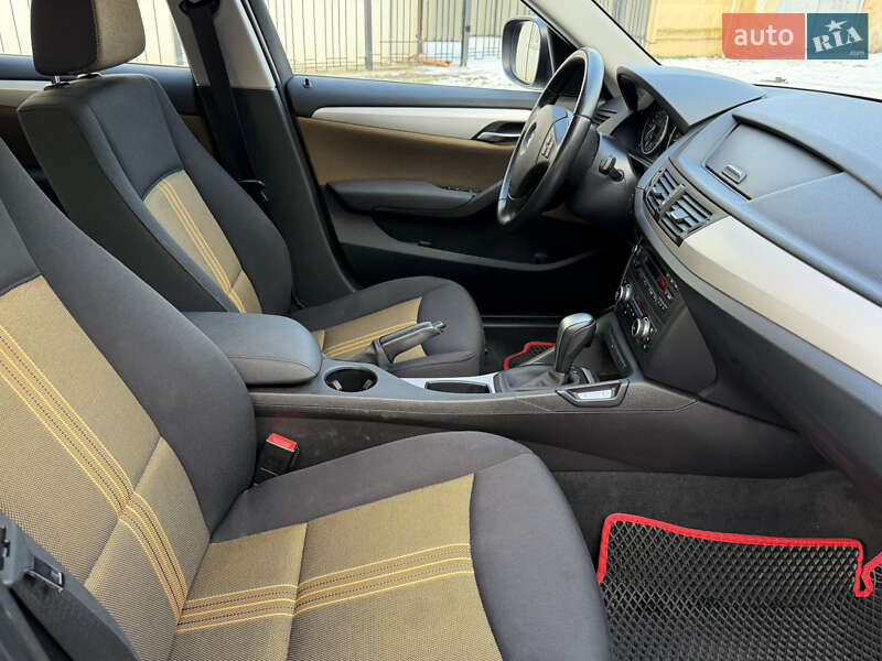 Внедорожник / Кроссовер BMW X1 2010 в Одессе