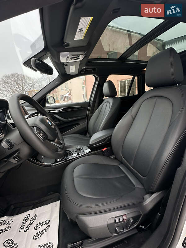 Внедорожник / Кроссовер BMW X1 2016 в Рожнятове