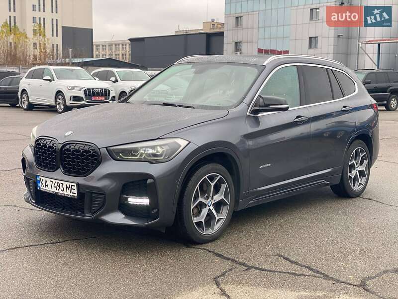 Внедорожник / Кроссовер BMW X1 2016 в Киеве