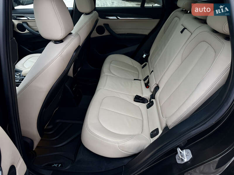 Внедорожник / Кроссовер BMW X1 2015 в Ровно