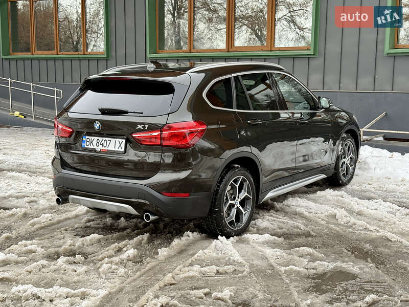 Внедорожник / Кроссовер BMW X1 2015 в Ровно