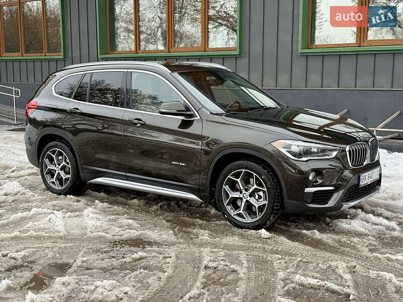 Внедорожник / Кроссовер BMW X1 2015 в Ровно