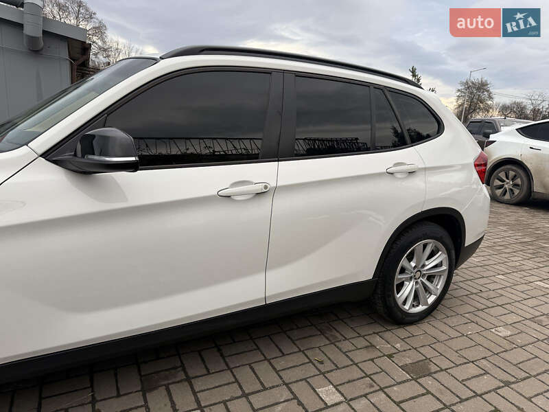 Внедорожник / Кроссовер BMW X1 2015 в Львове