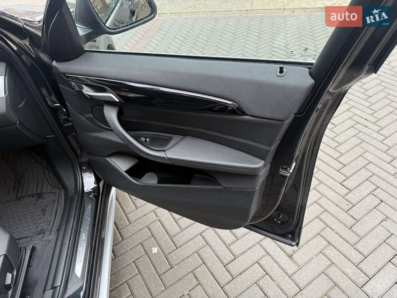 Внедорожник / Кроссовер BMW X1 2016 в Тячеве