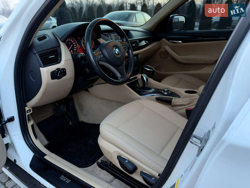 Внедорожник / Кроссовер BMW X1 2011 в Черновцах