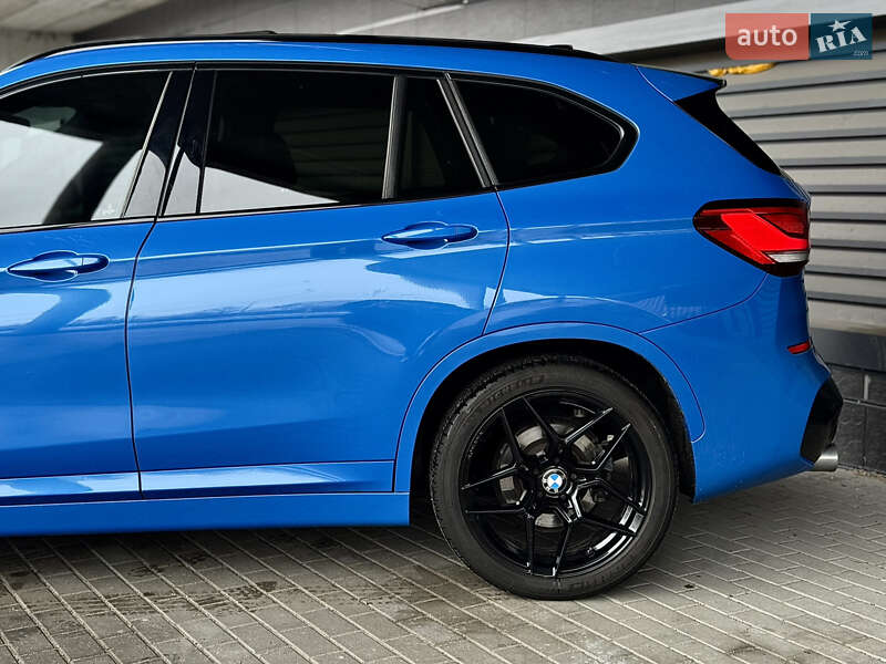 Внедорожник / Кроссовер BMW X1 2021 в Киеве