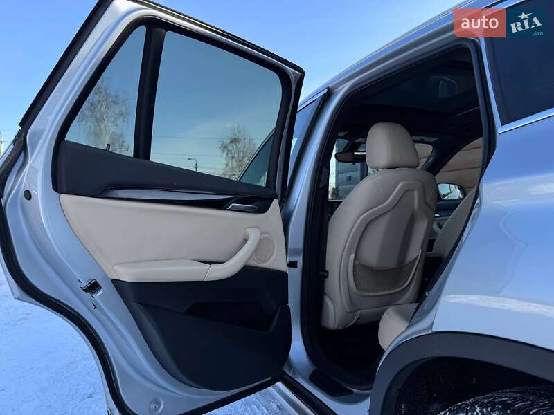Позашляховик / Кросовер BMW X1 2017 в Рівному