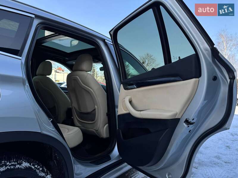 Позашляховик / Кросовер BMW X1 2017 в Рівному