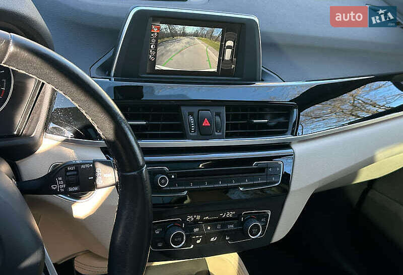 Внедорожник / Кроссовер BMW X1 2016 в Киеве