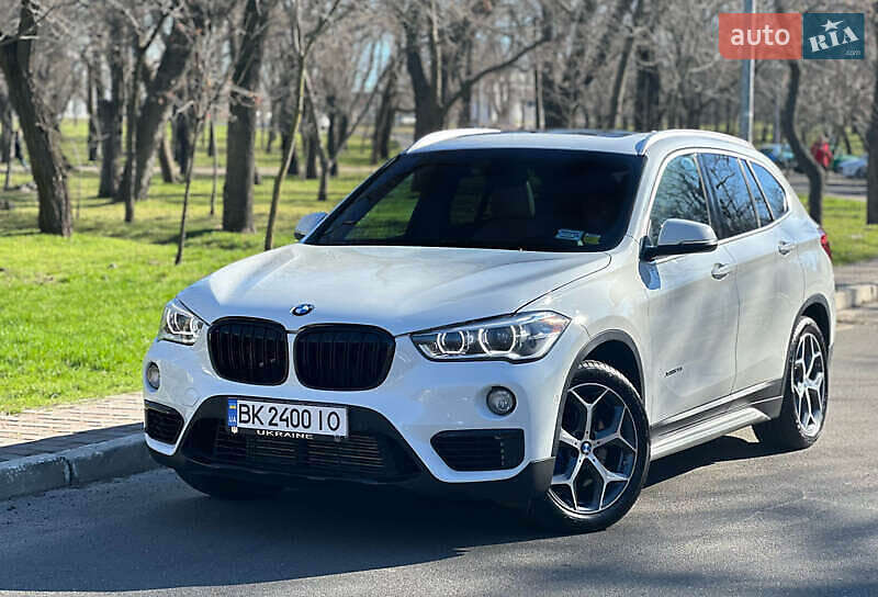 Внедорожник / Кроссовер BMW X1 2016 в Киеве