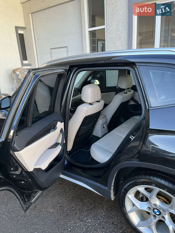 Позашляховик / Кросовер BMW X1 2015 в Рівному