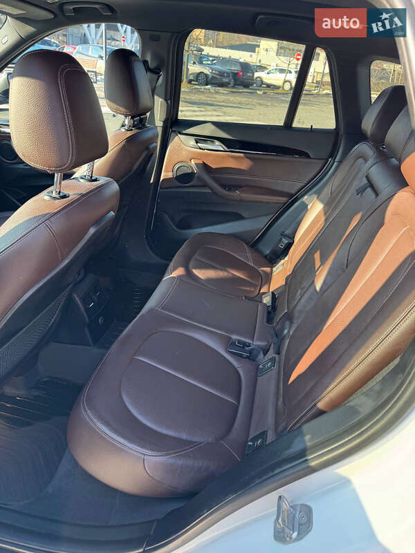 Внедорожник / Кроссовер BMW X1 2016 в Хмельницком