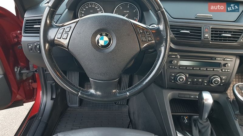 Внедорожник / Кроссовер BMW X1 2010 в Киеве