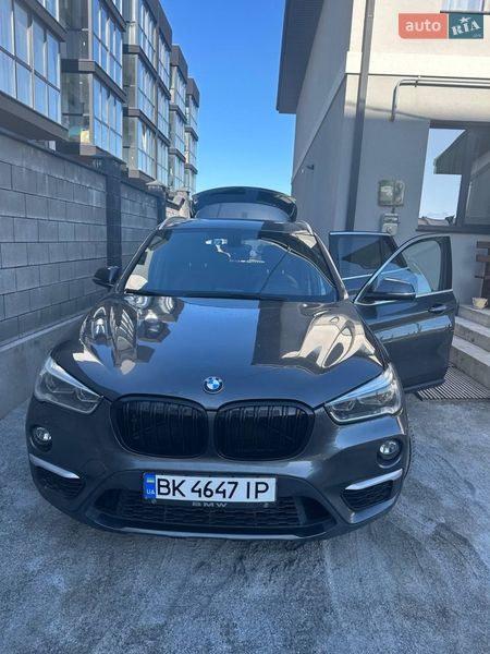 Внедорожник / Кроссовер BMW X1 2016 в Ровно
