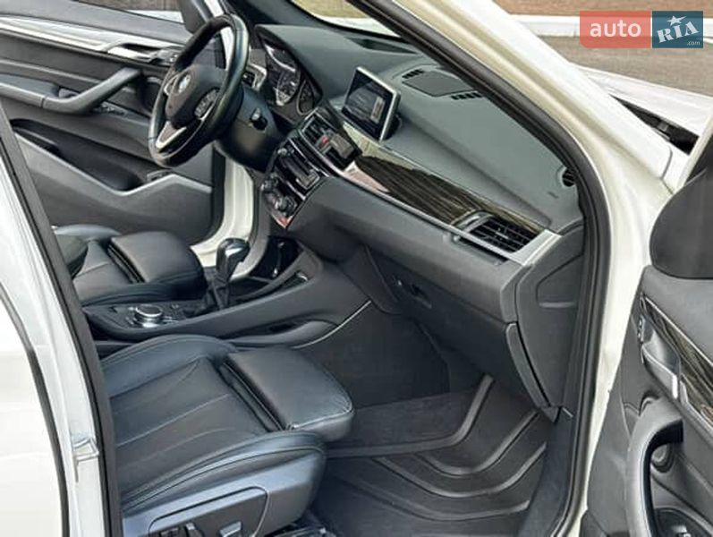 Внедорожник / Кроссовер BMW X1 2017 в Подольске