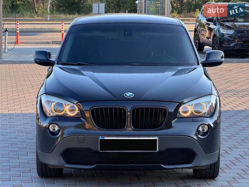 Внедорожник / Кроссовер BMW X1 2010 в Запорожье