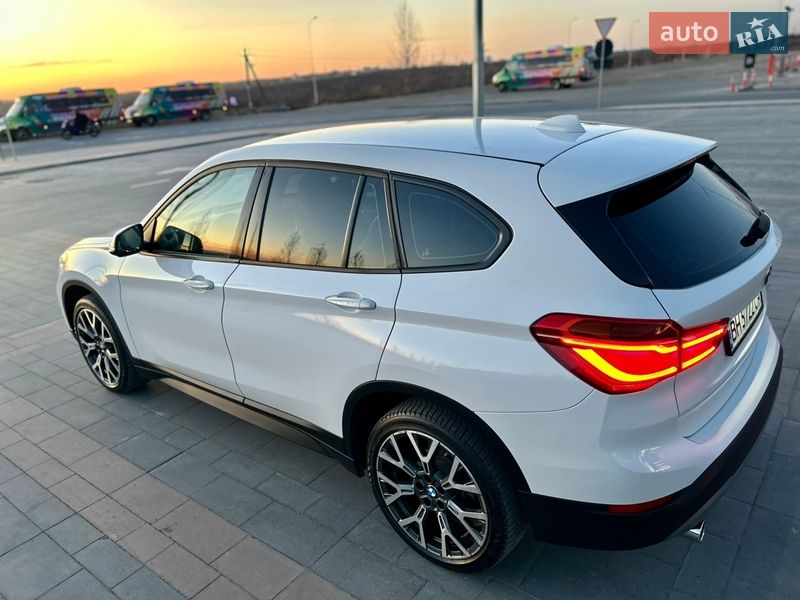 Внедорожник / Кроссовер BMW X1 2017 в Одессе