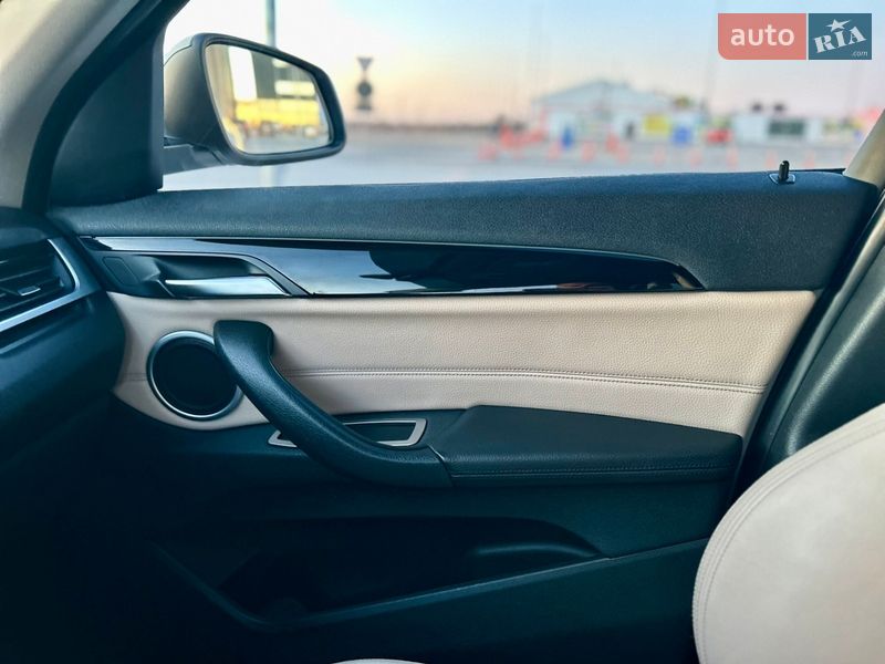 Внедорожник / Кроссовер BMW X1 2017 в Одессе