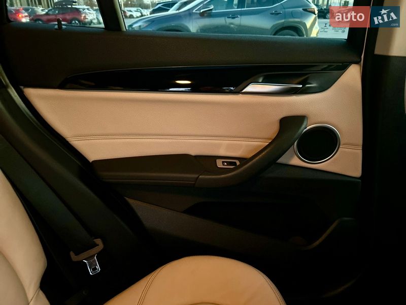 Внедорожник / Кроссовер BMW X1 2017 в Одессе