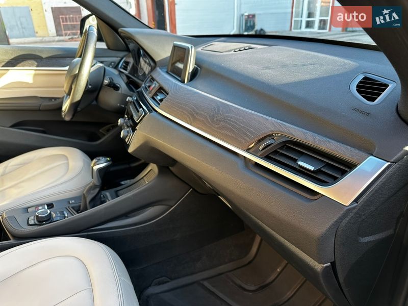 Позашляховик / Кросовер BMW X1 2016 в Сумах