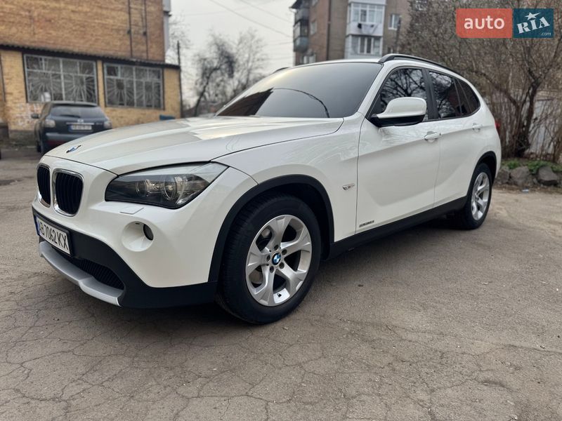 Внедорожник / Кроссовер BMW X1 2011 в Виннице