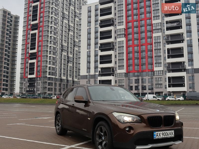 Позашляховик / Кросовер BMW X1 2010 в Києві