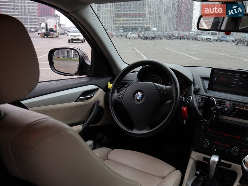 Позашляховик / Кросовер BMW X1 2010 в Києві