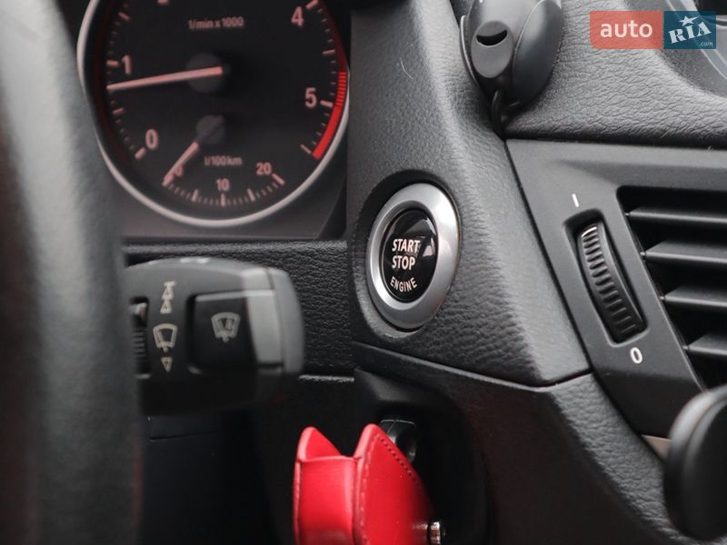 Позашляховик / Кросовер BMW X1 2010 в Києві