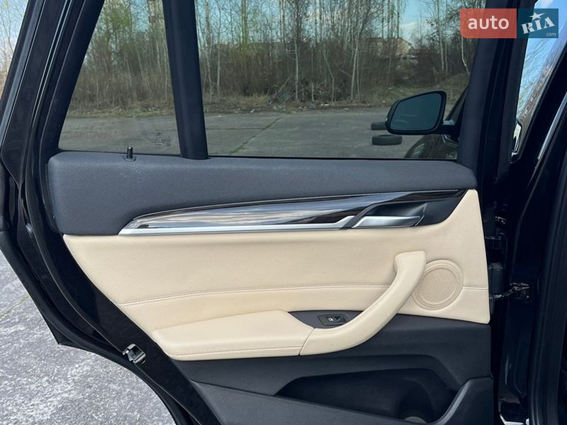 Внедорожник / Кроссовер BMW X1 2016 в Львове