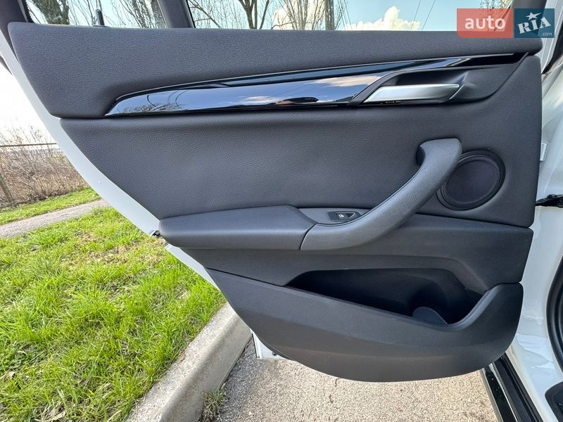 Позашляховик / Кросовер BMW X1 2018 в Києві фото 27 Позашляховик / Кросовер BMW X1 2018 в Києві