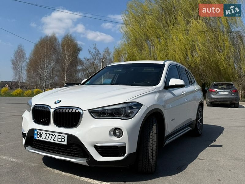 Внедорожник / Кроссовер BMW X1 2017 в Ровно