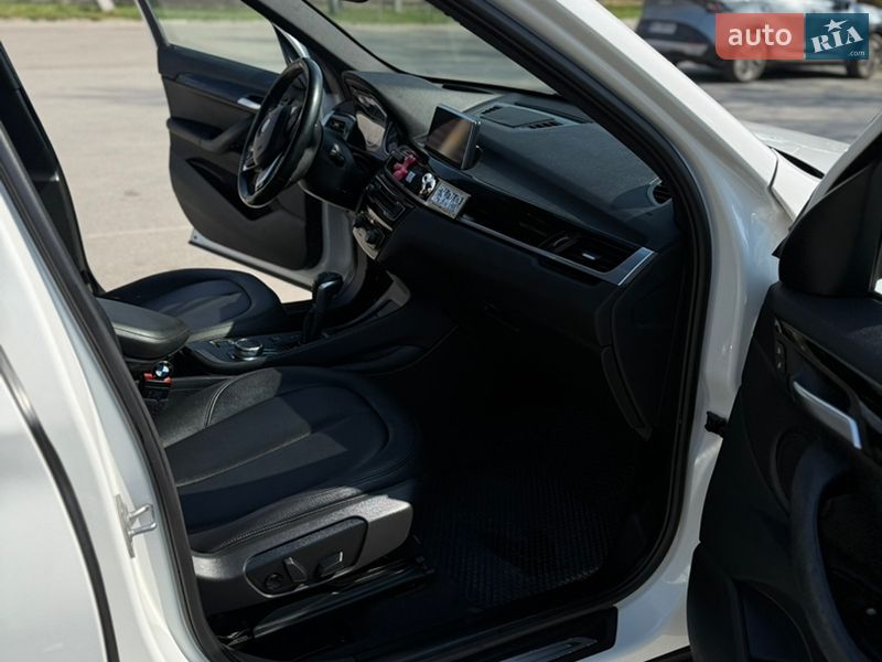 Внедорожник / Кроссовер BMW X1 2017 в Ровно