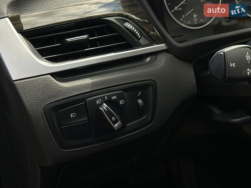 Внедорожник / Кроссовер BMW X1 2016 в Львове
