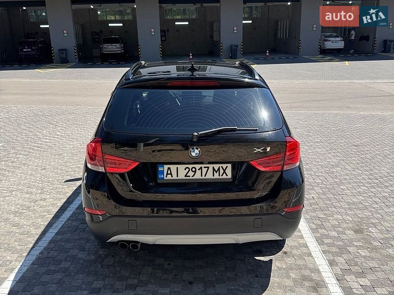 Внедорожник / Кроссовер BMW X1 2014 в Обухове