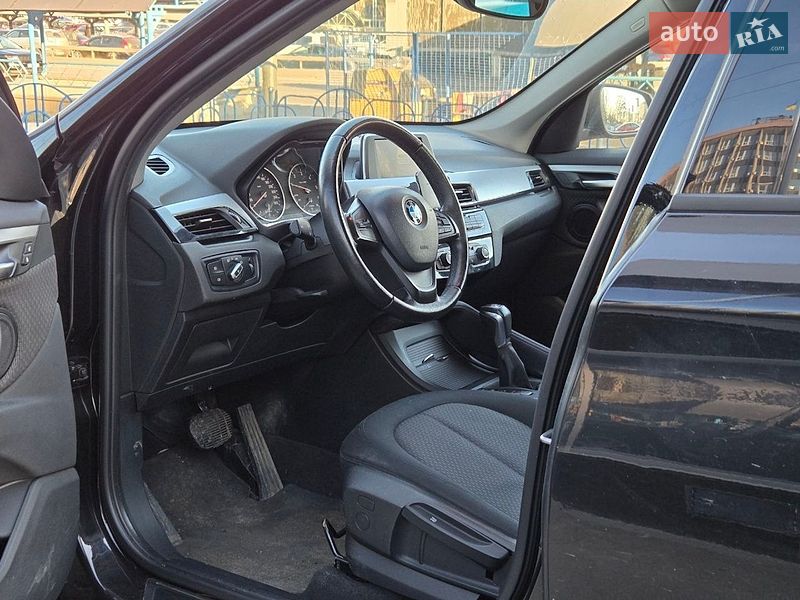 Внедорожник / Кроссовер BMW X1 2017 в Киеве