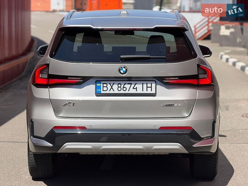 Внедорожник / Кроссовер BMW X1 2023 в Киеве