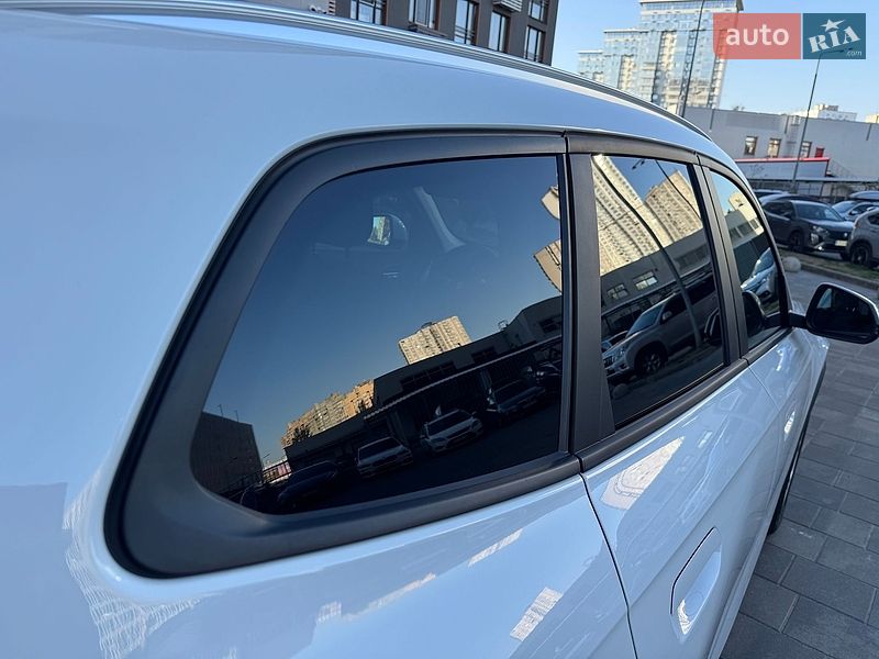 Внедорожник / Кроссовер BMW X1 2024 в Киеве