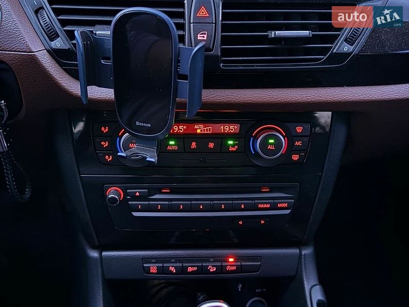 Внедорожник / Кроссовер BMW X1 2012 в Киеве