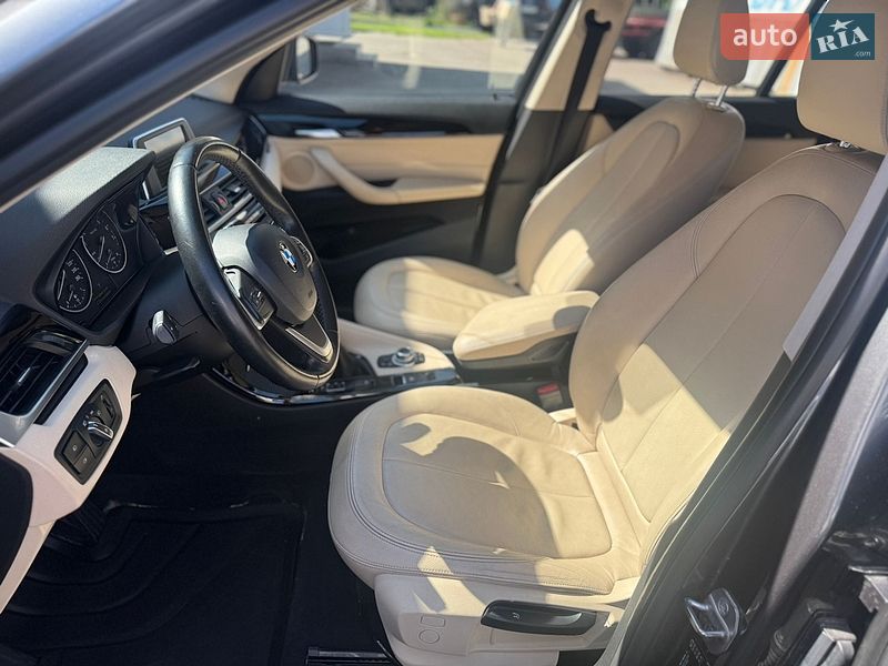 Внедорожник / Кроссовер BMW X1 2016 в Киеве