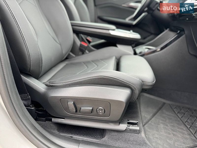 Внедорожник / Кроссовер BMW X1 2023 в Киеве