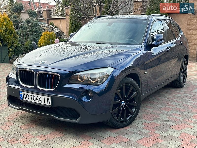 Внедорожник / Кроссовер BMW X1 2011 в Мукачево