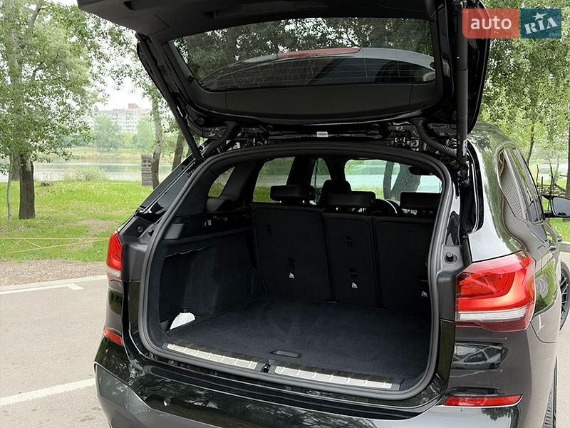 Внедорожник / Кроссовер BMW X1 2020 в Киеве